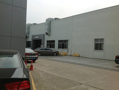 汽車(chē)車(chē)間環(huán)?？照{(diào)番禺4S店維保車(chē)間案例